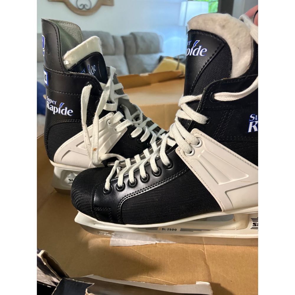 CCM Super Rapide 52 Mens Ice Hockey Skates Size 9 Black White M-RAPRO SL-2500